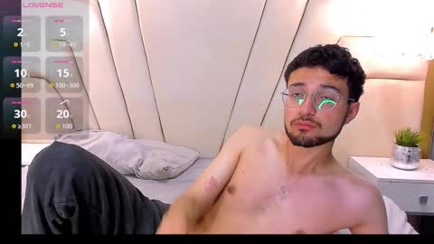 Snapshot of jonnygreey chatting on 30, 11, 2025 JonnyGreey online show from 30, 11, 2025