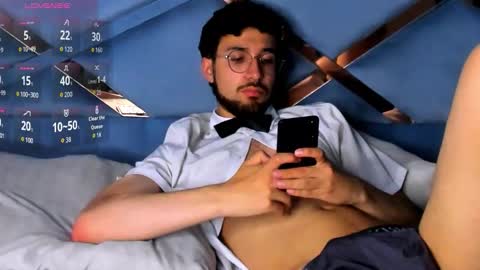 Snapshot of jonnygreey chatting on 1, 12, 2025 JonnyGreey online show from 1, 12, 2025