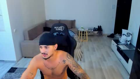 Snapshot of jonnyporn1 chatting on 17, 10, 2025 jonnyporn1 online show from 17, 10, 2025