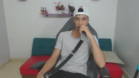 jose_sexycumm online show from 18, 2, 2025