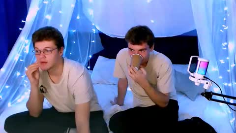 joseph_bear_ online show from 20, 9, 2025