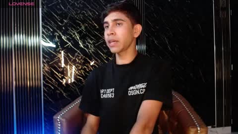 Snapshot of joshua_saenz_ chatting on 5, 4, 2026 joshua_saenz_ online show from 5, 4, 2026