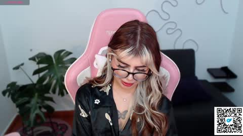 josephine   independent model    online show from 9, 12, 2024