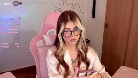 josephine   independent model    online show from 28, 2, 2025