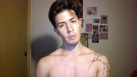 jotarojas1 online show from 5, 1, 2025