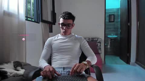 Snapshot of joulianogreco1 chatting on 2, 10, 2025 Im Jouliano online show from 2, 10, 2025