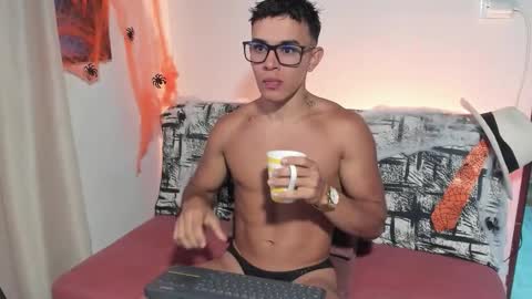 Snapshot of joulianogreco1 chatting on 24, 10, 2025 Im Jouliano online show from 24, 10, 2025