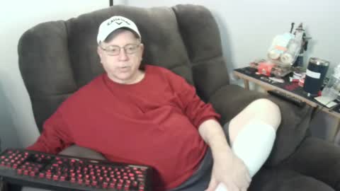 Snapshot of jpmel99 chatting on 4, 10, 2025 jpmel99 online show from 4, 10, 2025