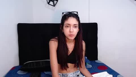 Snapshot of juan_and_luciana chatting on 22, 10, 2025    online show from 22, 10, 2025