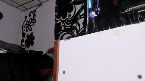 Snapshot of juan_bruce chatting on 12, 1, 2026 juan online show from 12, 1, 2026