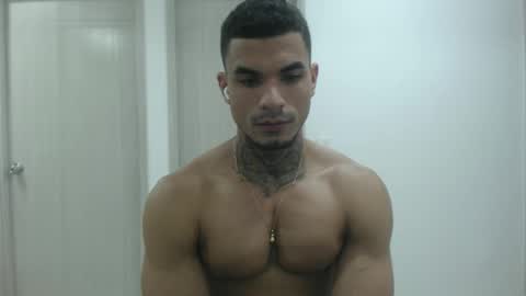 Snapshot of juan_gomez_1 chatting on 18, 12, 2024 juan_gomez_1 online show from 18, 12, 2024