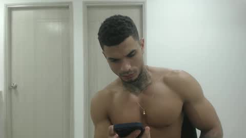 Snapshot of juan_gomez_1 chatting on 19, 12, 2024 juan_gomez_1 online show from 19, 12, 2024