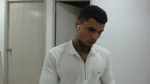 Snapshot of juan_gomez_1 chatting on 29, 12, 2024 juan_gomez_1 online show from 29, 12, 2024