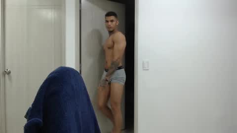 Snapshot of juan_gomez_1 chatting on 5, 1, 2025 juan_gomez_1 online show from 5, 1, 2025