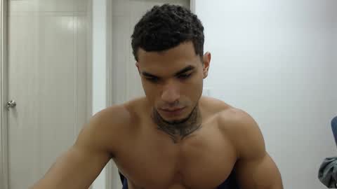 Snapshot of juan_gomez_1 chatting on 8, 2, 2025 juan_gomez_1 online show from 8, 2, 2025