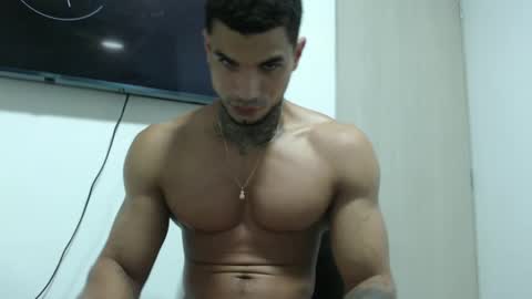Snapshot of juan_gomez_1 chatting on 5, 3, 2025 juan_gomez_1 online show from 5, 3, 2025