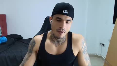 juan_gomez_1 online show from 18, 12, 2025