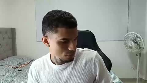 juan_gomez_1 online show from 11, 1, 2026