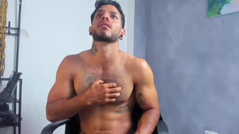 Juan Esteban online show from 8, 5, 2026
