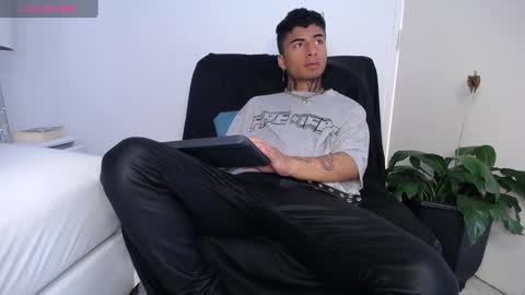juancamilo66_ online show from 31, 12, 2024