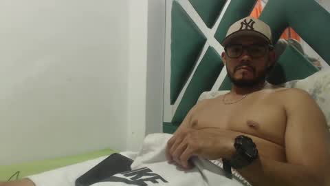 Snapshot of juanfe_style chatting on 12, 11, 2025 juanfe_style online show from 12, 11, 2025