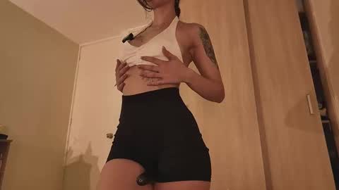 Snapshot of juanilla99 chatting on 1, 10, 2025 juanilla99 online show from 1, 10, 2025