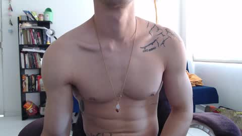 Snapshot of juanisimo_ chatting on 22, 1, 2025 JUANISIMO online show from 22, 1, 2025