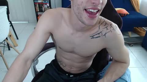 Snapshot of juanisimo_ chatting on 20, 2, 2025 JUANISIMO online show from 20, 2, 2025
