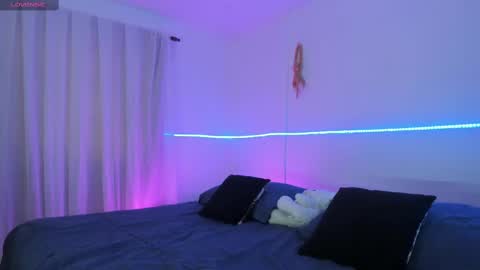 Blue online show from 17, 2, 2025