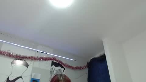 juanse_hot11 online show from 15, 1, 2025