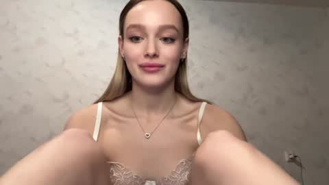 Snapshot of juicy_angels chatting on 24, 12, 2024 alexa online show from 24, 12, 2024