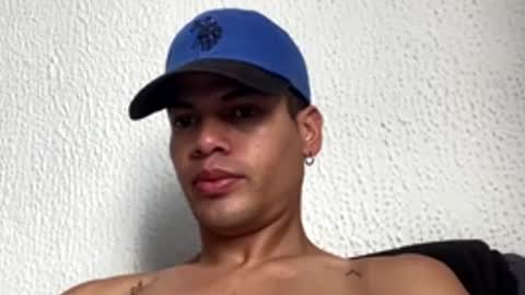 Snapshot of juicy_boy22 chatting on 4, 3, 2026 Miguel online show from 4, 3, 2026