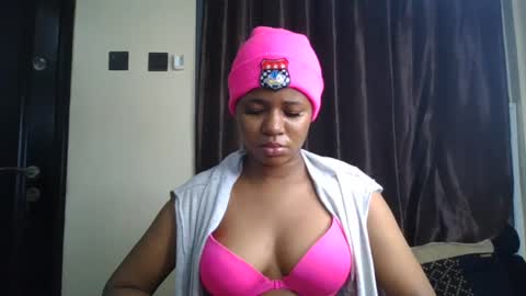 Snapshot of juicy_pussy1122 chatting on 22, 1, 2025 Emily online show from 22, 1, 2025