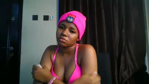 Snapshot of juicy_pussy1122 chatting on 22, 1, 2025 Emily online show from 22, 1, 2025