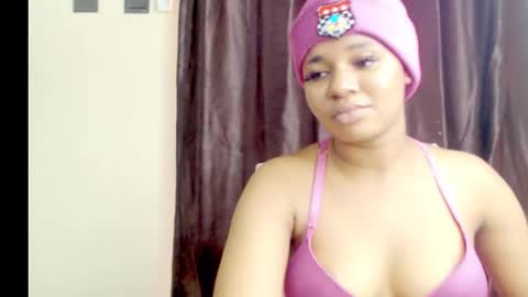 Snapshot of juicy_pussy1122 chatting on 22, 1, 2025 Emily online show from 22, 1, 2025