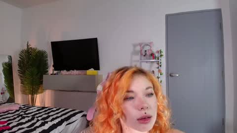 Snapshot of juicyshow chatting on 21, 11, 2025 Hiya Im your sweet Lia online show from 21, 11, 2025