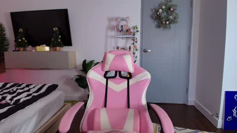 Snapshot of juicyshow chatting on 3, 12, 2025 Hiya Im your sweet Lia online show from 3, 12, 2025