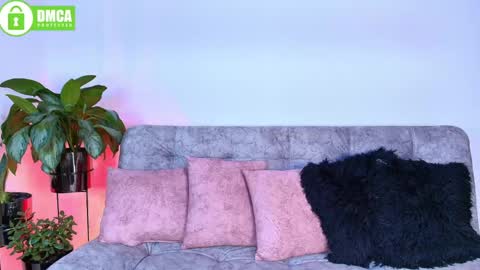 Jules and Gia online show from 11, 5, 2026