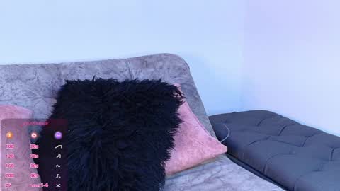 Snapshot of jules_n_gia chatting on 6, 6, 2026 Jules and Gia online show from 6, 6, 2026