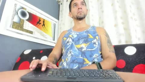 Snapshot of juleslake2 chatting on 1, 4, 2026 juleslake2 online show from 1, 4, 2026