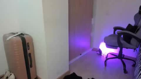 juli_santos_22 online show from 24, 2, 2025