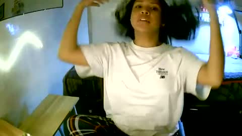 julia199755 online show from 15, 6, 2026