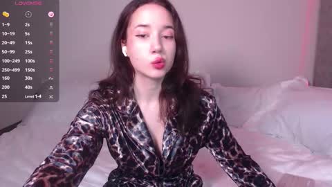 Snapshot of julia_ether chatting on 11, 11, 2025 Julia online show from 11, 11, 2025