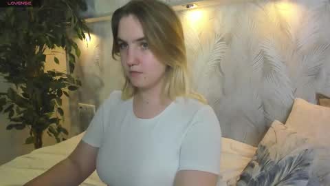 Julia Jips online show from 25, 9, 2025