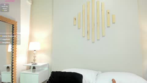 J U L IA   M A R T I N E Z online show from 4, 1, 2025