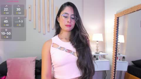 J U L IA   M A R T I N E Z online show from 15, 1, 2025