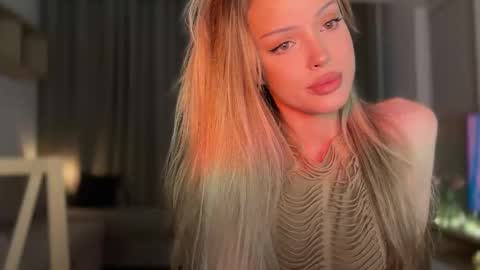 Julia R Le online show from 25, 10, 2025