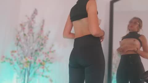 Snapshot of julia_roberts420 chatting on 10, 3, 2025 Julia Schedule 10 pm to 4 am GTM-5 online show from 10, 3, 2025