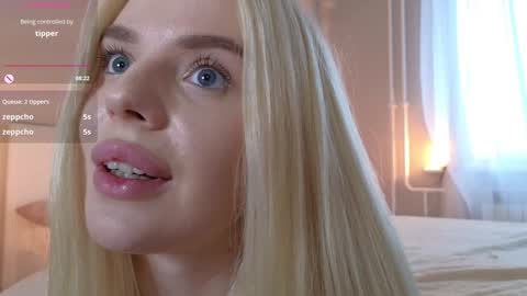 Snapshot of juliacontrol chatting on 2, 12, 2024 Molly online show from 2, 12, 2024