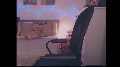 Snapshot of julialiones chatting on 19, 2, 2026 julialiones online show from 19, 2, 2026